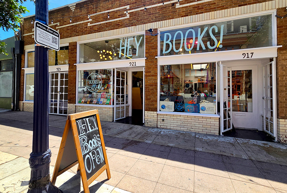 Front entrance of a bookstore called Hey Books!